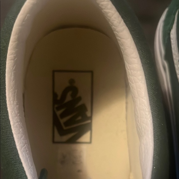 Vans - Picture 3 of 4